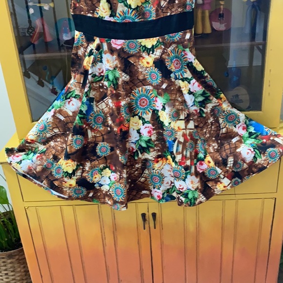 Hearts and Roses Dress - Picture 3 of 5